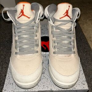 Boys youth Jordan 1 Retro Mid Size 5.5